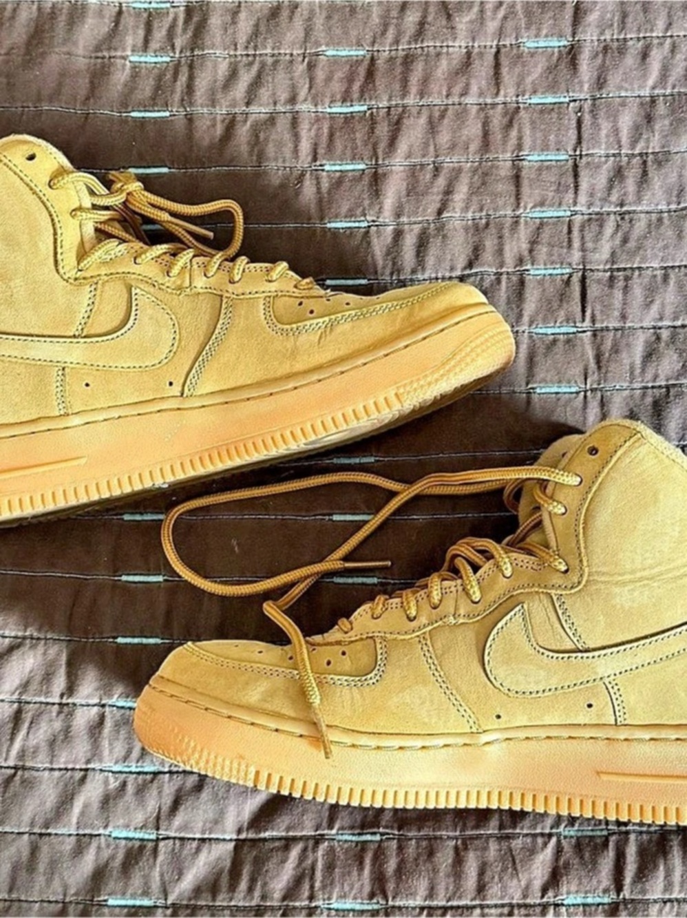 Nike Air Force 1 High LV8 GS 'Flax' High-Top Sneakers Yellow Boys US 4.5Y